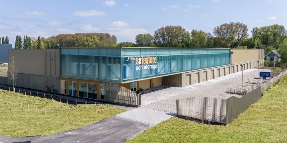 Het self-storagegebouw van Safestore in Amsterdam